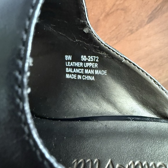 Bella Vita Black Leather Leopard Print Embossed Retro Mules Clogs Women Size 8W - Picture 12 of 13